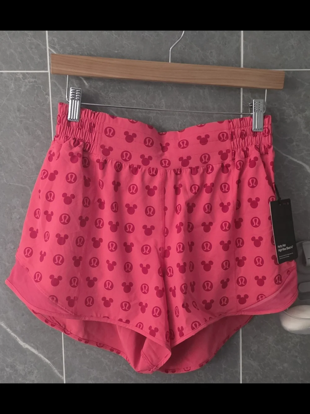 NWT Disney x lululemon Hotty Hot High-Rise Short 4